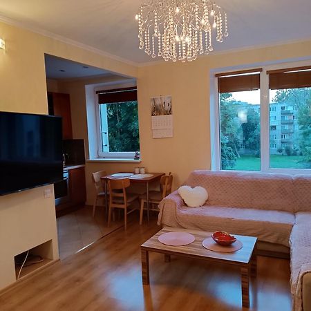 Quiet Dzelzavas Street Apartment Riga Bagian luar foto