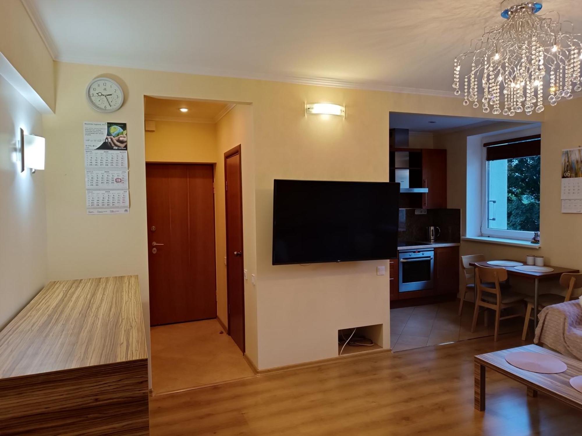 Quiet Dzelzavas Street Apartment Riga Bagian luar foto