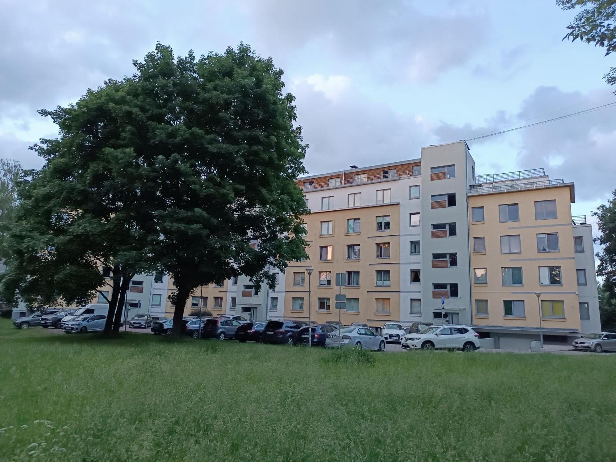 Quiet Dzelzavas Street Apartment Riga Bagian luar foto